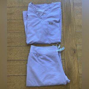 Figs Lavender Dew Scrubs Top and Bottoms Set size large and large petite